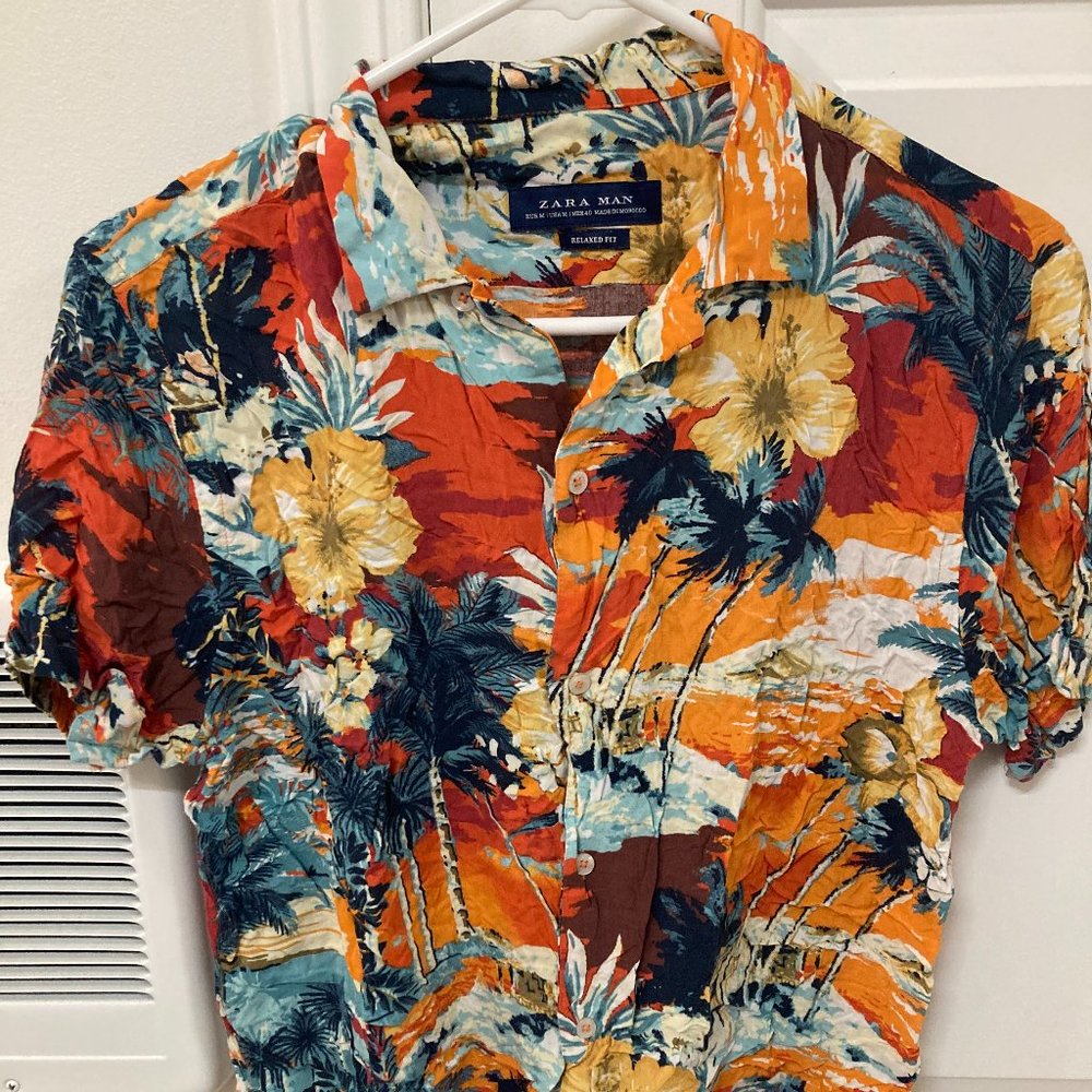 Zara Hawaiian Floral Print Short Sleeve Button Down - Small/snug Medium